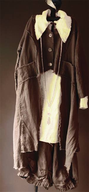 IL019 CHOCOLATE Softened 100% Linen Middle (5.3 oz/yd<sup>2</sup>)