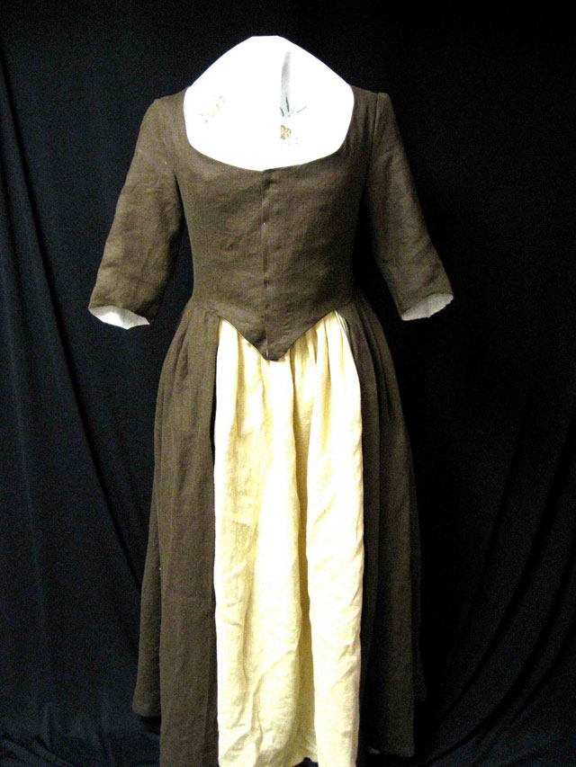 IL019 CHOCOLATE Softened 100% Linen Middle (5.3 oz/yd<sup>2</sup>)