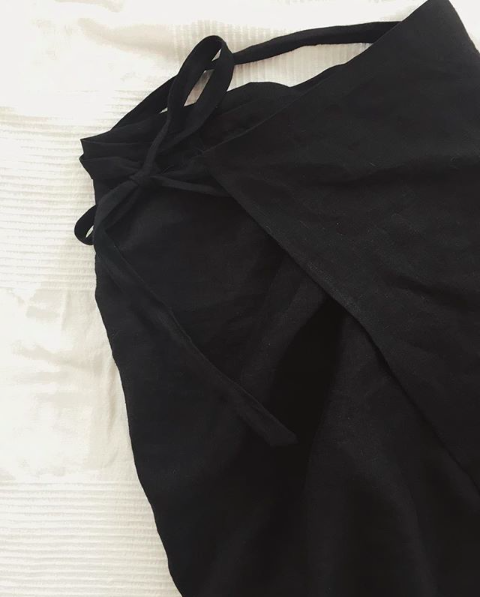 IL019 BLACK Softened 100% Linen Middle (5.3 oz/yd<sup>2</sup>)