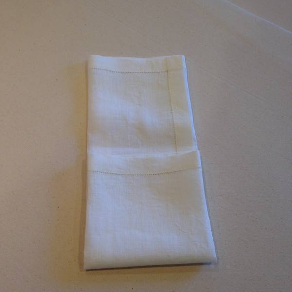 IL020 BLEACHED 100% Linen Light (3.7 oz/yd<sup>2</sup>)