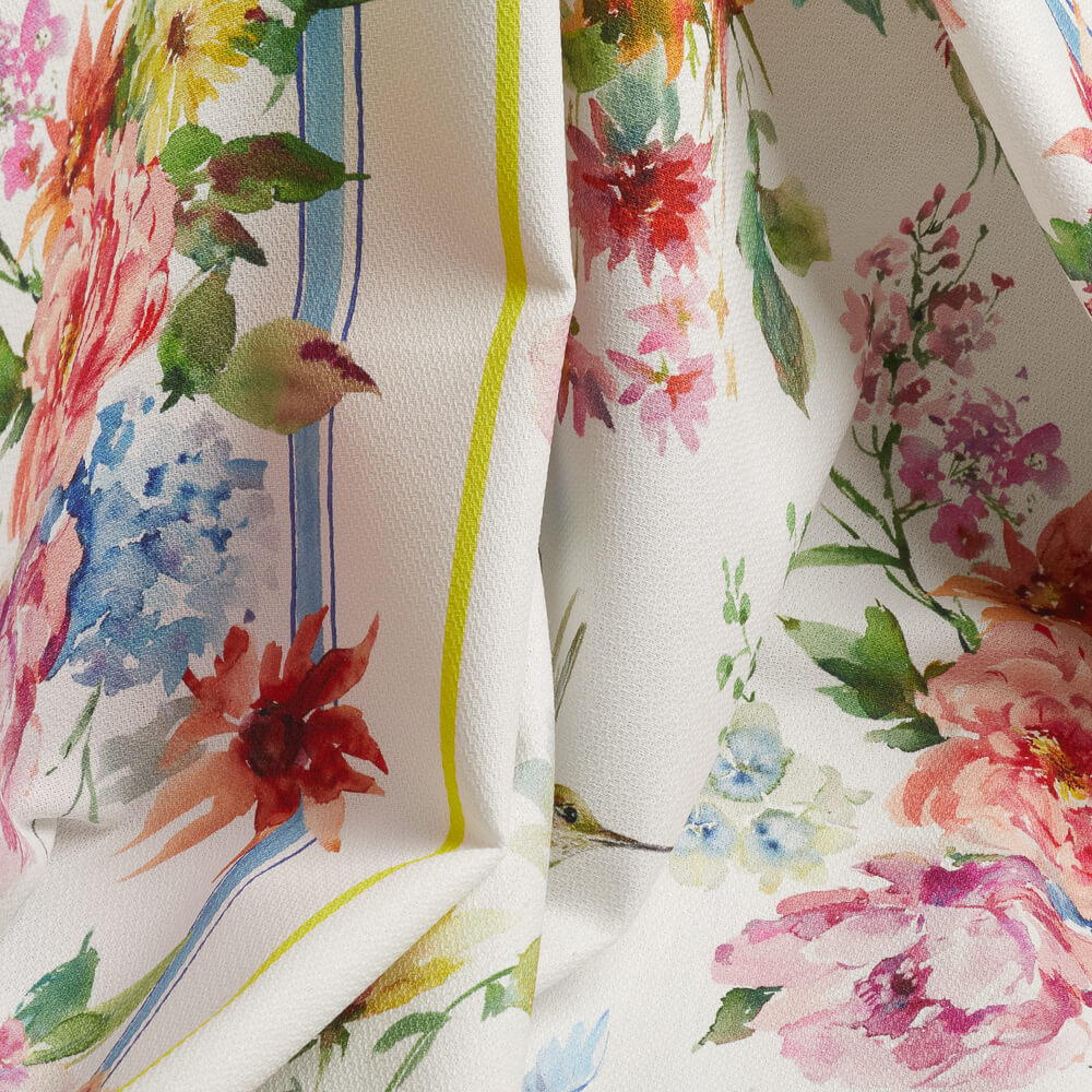 Primavera Tablecloth Accompanied by a set of 4 Napkins and Two Tea Towels