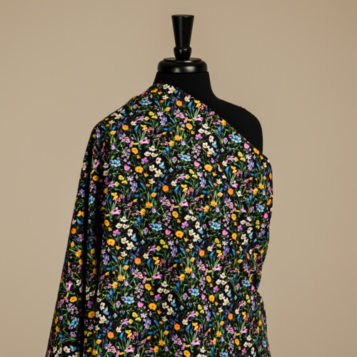 IC012 Poplin 100% Cotton Fabric Black / Mlt Mary Softened