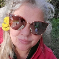 Lona  profile image