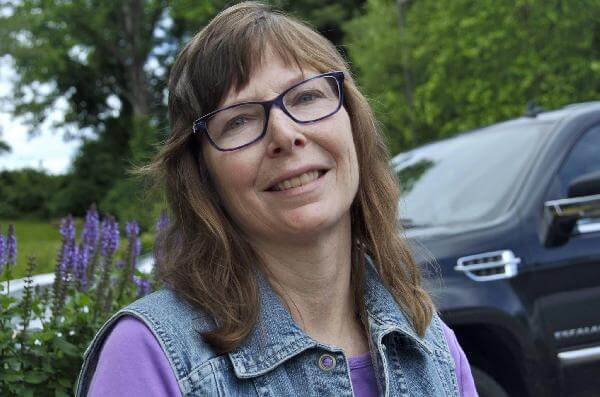 Carolyn profile image